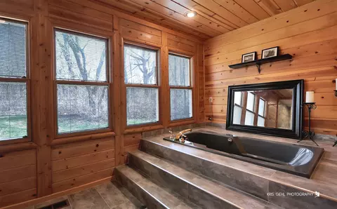 Bath - 28496 High View Rd, Mchenry, IL 60051 photo 2 of 3
