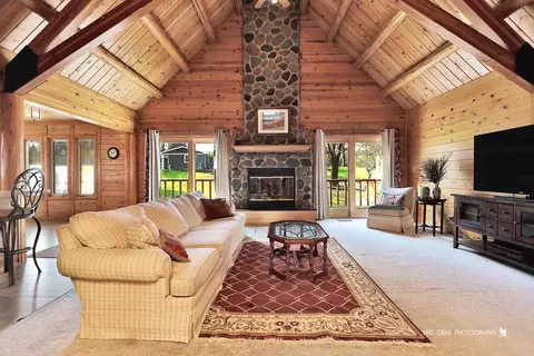 Living - 28496 High View Rd, Mchenry, IL 60051 photo 3 of 4