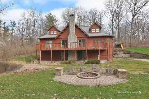 Exterior - 28496 High View Rd, Mchenry, IL 60051 photo 4 of 9