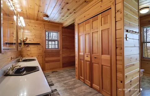 Bath - 28496 High View Rd, Mchenry, IL 60051 photo 1 of 3