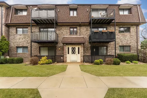 7632 W Lawrence Ave #1A, Harwood Heights, IL 60706
