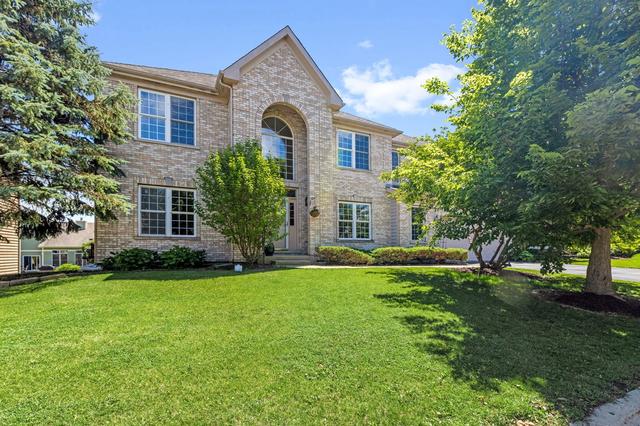 4 Sherwood Ct, Lake In The Hills, IL 60156