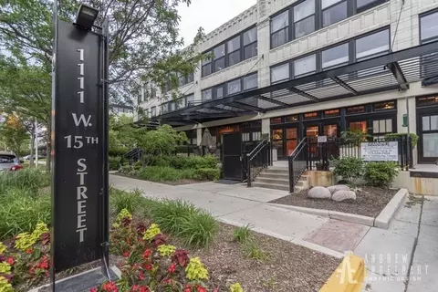 1111 W 15th St #409, Chicago, IL 60608