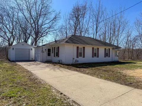 606 Douglas Ave, Danville, IL 61832