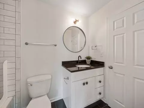 Bath - 3596 Hyde Park Ct, Elgin, IL 60124 photo 3 of 3