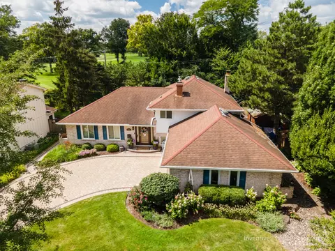 286 Stonegate Rd, Clarendon Hills, IL 60514