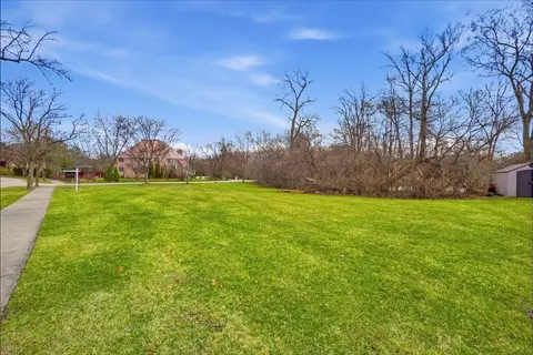 9045 Turnberry Dr, Burr Ridge, IL 60527 photo 3