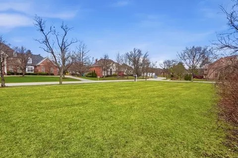 9045 Turnberry Dr, Burr Ridge, IL 60527 photo 4