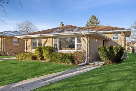 942 Sherwood Rd, La Grange Park, IL 60526