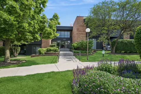 1325 N Sterling Ave #112, Palatine, IL 60067