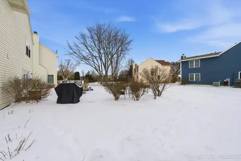Exterior - 2487 Fox Dr, Aurora, IL 60506 photo 4 of 5
