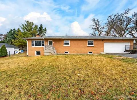 7302 Chippewa Dr, Wonder Lake, IL 60097