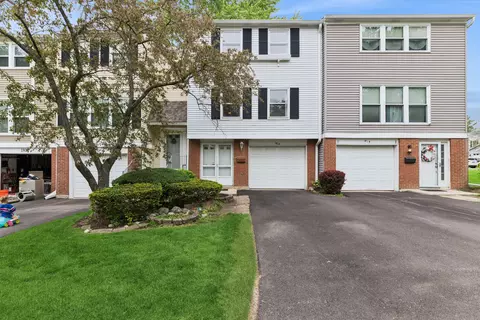 1813 Lancashire Ct, Schaumburg, IL 60194