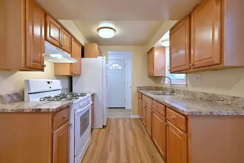Kitchen - 308 S Artesian Ave, Chicago, IL 60612 photo 4 of 4