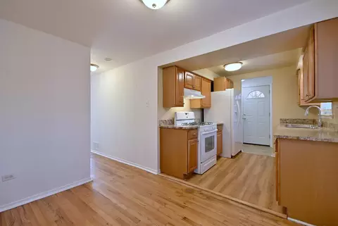 Kitchen - 308 S Artesian Ave, Chicago, IL 60612 photo 1 of 4