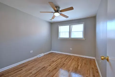 Bedroom - 308 S Artesian Ave, Chicago, IL 60612 photo 5 of 8