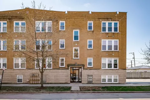 4749 W Roscoe St #3, Chicago, IL 60641