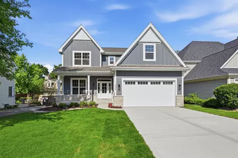 256 Coe Rd, Clarendon Hills, IL 60514