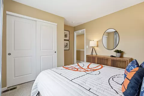 Bedroom - 379 Danforth Dr, Oswego, IL 60543 photo 4 of 6
