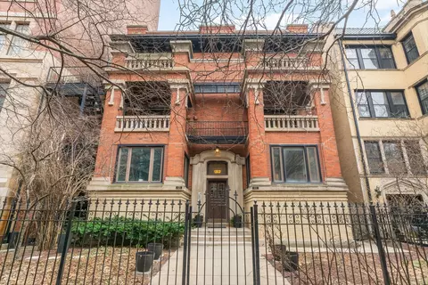 629 W Sheridan Rd #1D, Chicago, IL 60613