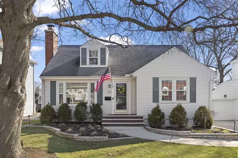151 East Rd, Glen Ellyn, IL 60137