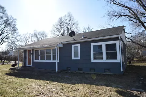 4 S Midland Ave, Mundelein, IL 60060