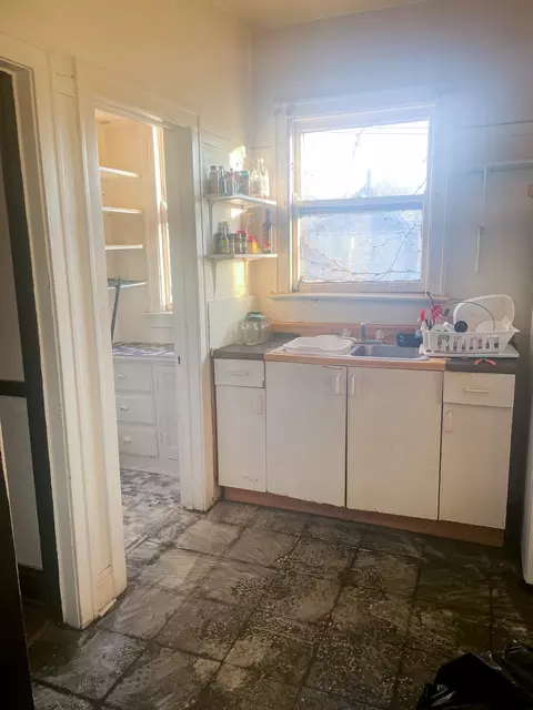 Kitchen - 2821 E 77th Pl, Chicago, IL 60649 photo 2 of 2