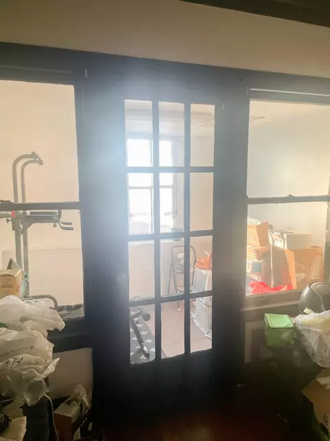 Entry Way - 2821 E 77th Pl, Chicago, IL 60649 photo 1 of 1