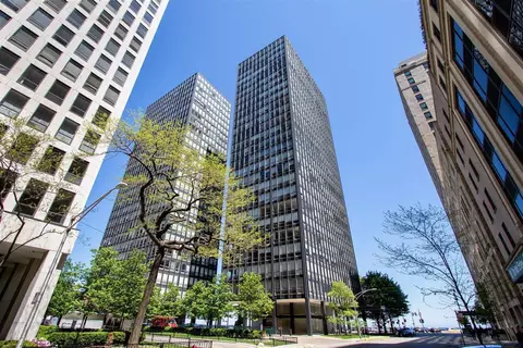 860 N Lake Shore Dr #5M, Chicago, IL 60611