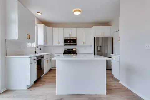Kitchen - 1808 Castle Ridge Dr, Plainfield, IL 60586 photo 2 of 3