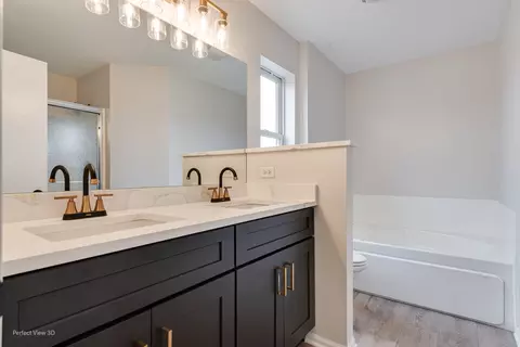 Bath - 1808 Castle Ridge Dr, Plainfield, IL 60586 photo 2 of 3