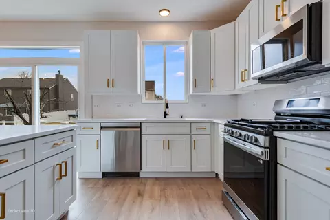 Kitchen - 1808 Castle Ridge Dr, Plainfield, IL 60586 photo 3 of 3