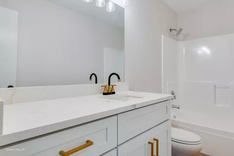 Bath - 1808 Castle Ridge Dr, Plainfield, IL 60586 photo 3 of 3