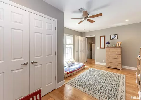 Bedroom - 4510 5th Ave, Moline, IL 61265 photo 2 of 4