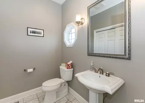 Bath - 4510 5th Ave, Moline, IL 61265 photo 1 of 5
