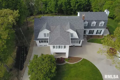 Exterior - 4510 5th Ave, Moline, IL 61265 photo 3 of 6