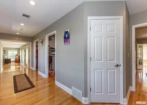 Entry Way - 4510 5th Ave, Moline, IL 61265 photo 4 of 5