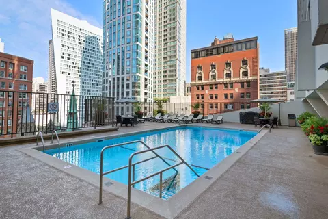 Exterior - 111 E Chestnut St #37K, Chicago, IL 60611 photo 3 of 3