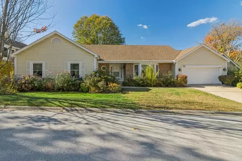 417 River Bluff Cir, Naperville, IL 60540