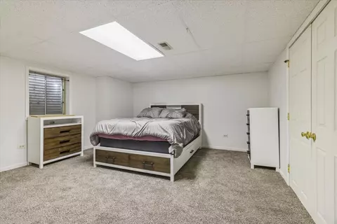 Bedroom - 417 River Bluff Cir, Naperville, IL 60540 photo 3 of 3