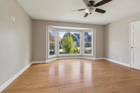 Living - 417 River Bluff Cir, Naperville, IL 60540 photo 4 of 4