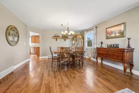 35 Eagle View Ln, Oswego, IL 60543 photo 9