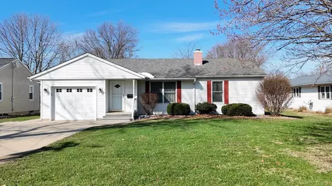 1019 N Sangamon Ave, Gibson City, IL 60936