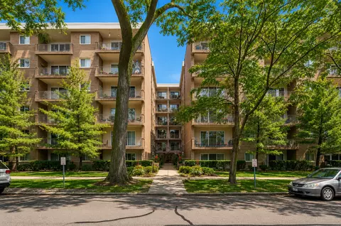 411 Ashland Ave #1A, River Forest, IL 60305