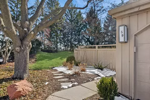 59 Cedar Rdg, Lake Barrington, IL 60010