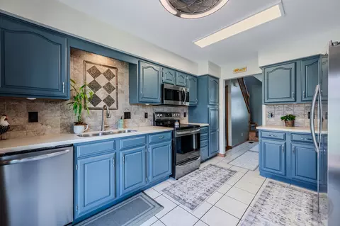 Kitchen - 3080 Compton Rd, Aurora, IL 60504 photo 1 of 3