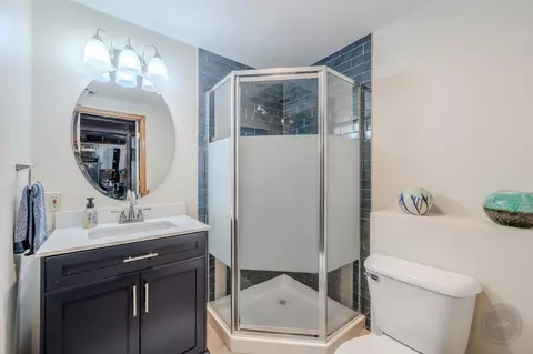 Bath - 3080 Compton Rd, Aurora, IL 60504 photo 5 of 5