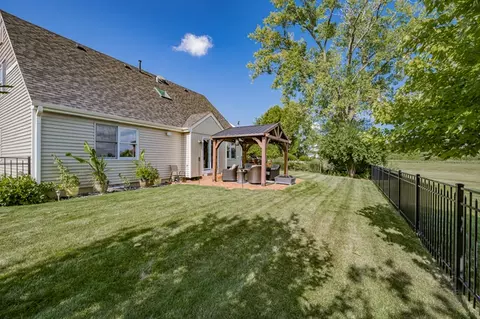 Exterior - 3080 Compton Rd, Aurora, IL 60504 photo 9 of 14