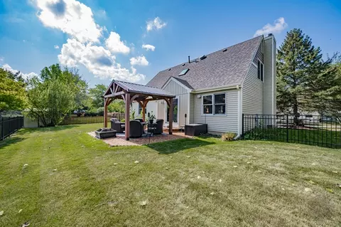 Exterior - 3080 Compton Rd, Aurora, IL 60504 photo 10 of 14