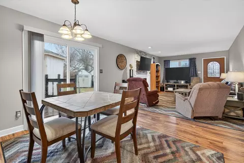 Dining - 109 Doe Cir, Morris, IL 60450 photo 1 of 3